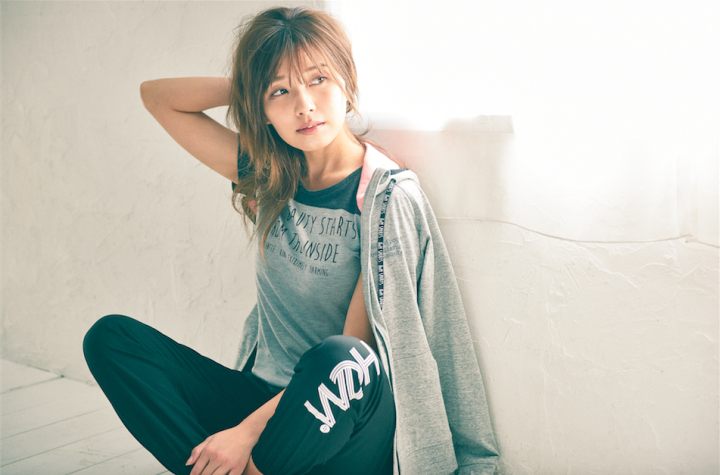 宇野実彩子(AAA)が着こなす、4月にローンチの「HeM sports」のウエア